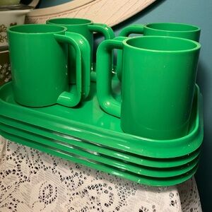 Vintage Melamine Stackable Plate & Cup Set of 4 | Retro Dinnerware
